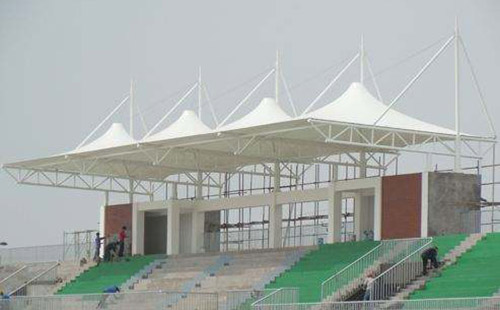 鄭州澍青醫(yī)學(xué)高等?？茖W(xué)校膜結(jié)構(gòu)看臺