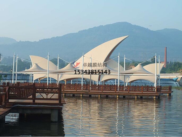 膜材料自己沒有抗壓和抗彎剛度！