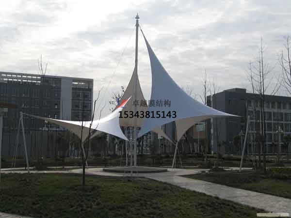 北京商業(yè)廣場<font color='red'>張拉膜結(jié)構(gòu)</font>景觀棚/雨棚設計搭建